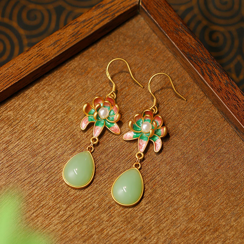 Earrings - ต่างหูหยดน้ำหยกธรรมชาติสีเขียว เครื่องรางแฟชั่น เครื่องประดับแท้ ดีไซน์เนอร์ จี้แกะสลัก อัญมณี