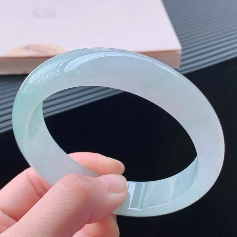 สร้อยข้อมือหยกโปร่งแสงสีเดียวแ - Bracelets บทวิจารณ์และราคา